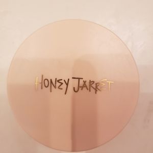 Honey Jarret light vanilla cushion foundation